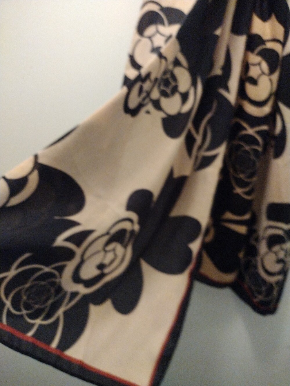 Brand New Scarf - Picture 3 of 4